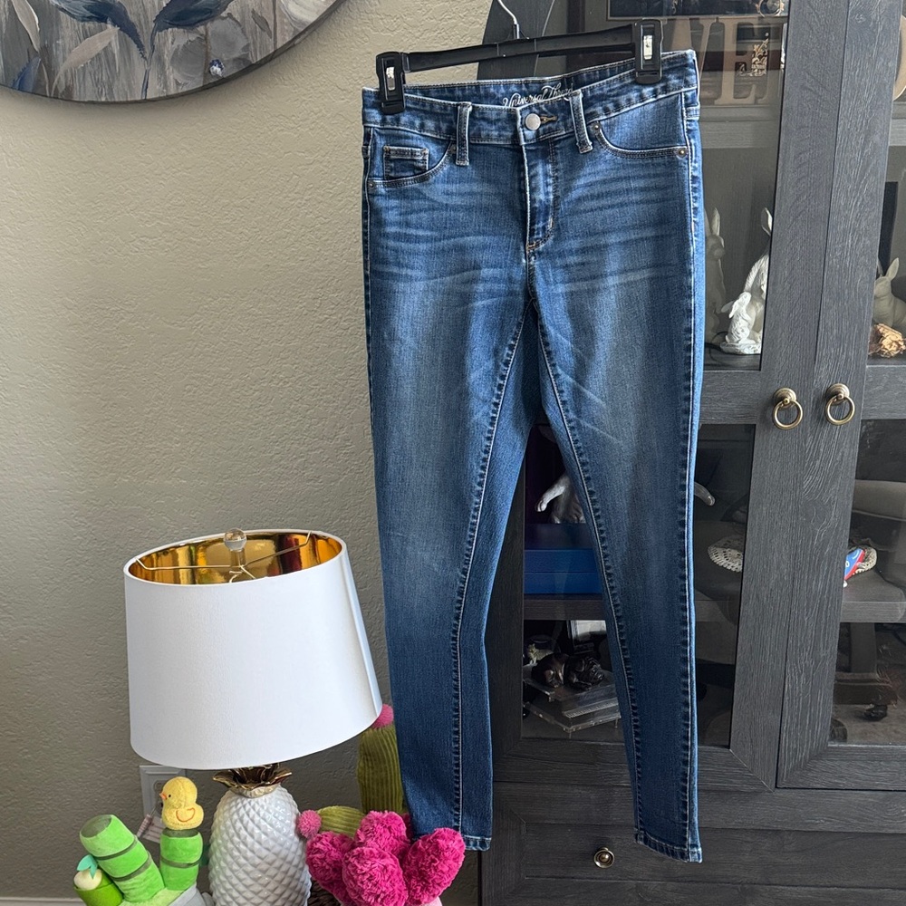 Universal Thread Skinny Jeans in Medium Blue Wash